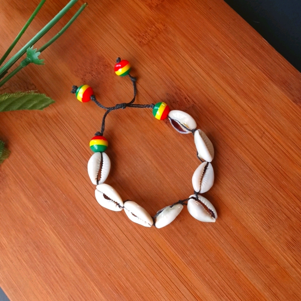 1PC Beautiful Cowrie Shell Rasta Bracelet - Picture 6 of 12